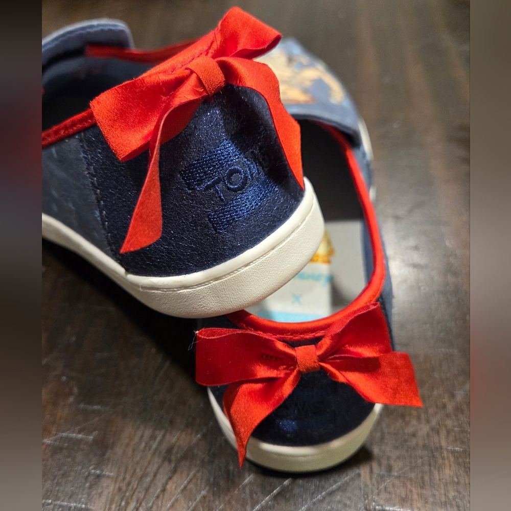 Snow White TOMS Limited Edition - Picture 4 of 14